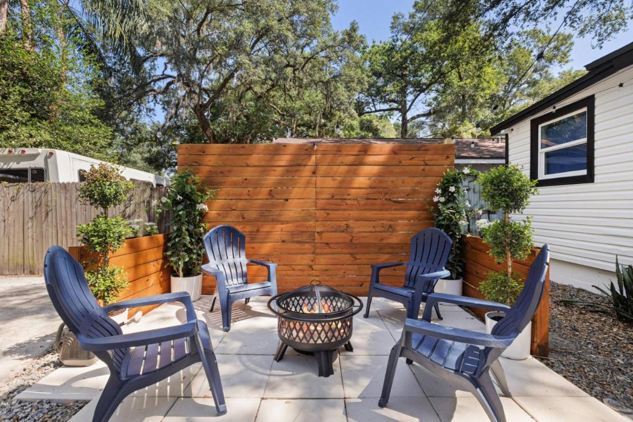 Treehouse Is A Quaint 2 Bedroom In An Up-And-Coming Part Of Town, Pet Friendly With Fenced Yard And Lounge Area That Is Close To Downtown แทมปา ภายนอก รูปภาพ