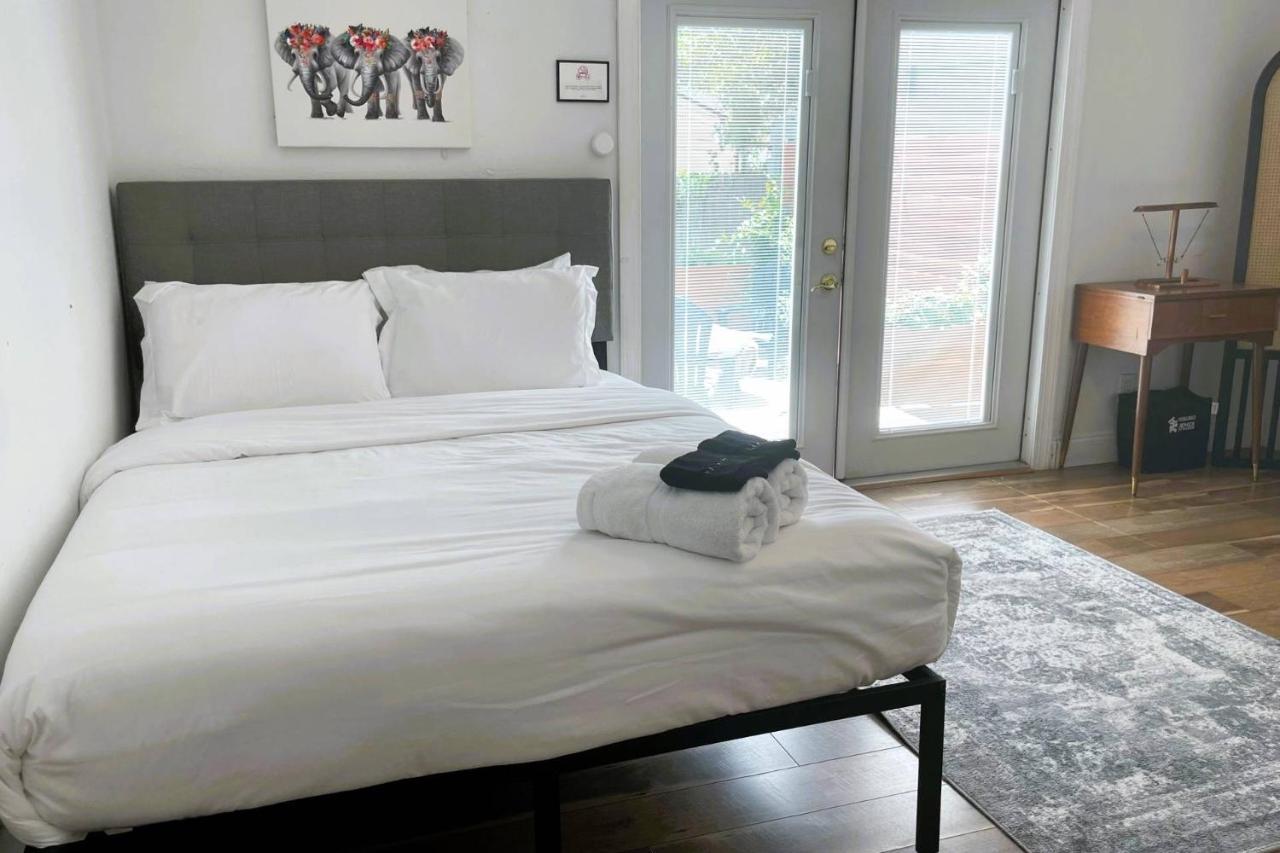 Treehouse Is A Quaint 2 Bedroom In An Up-And-Coming Part Of Town, Pet Friendly With Fenced Yard And Lounge Area That Is Close To Downtown แทมปา ภายนอก รูปภาพ